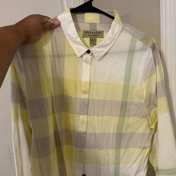 Two Tone Burberry Button Down Worn one time in total. Dry cleaning required.
